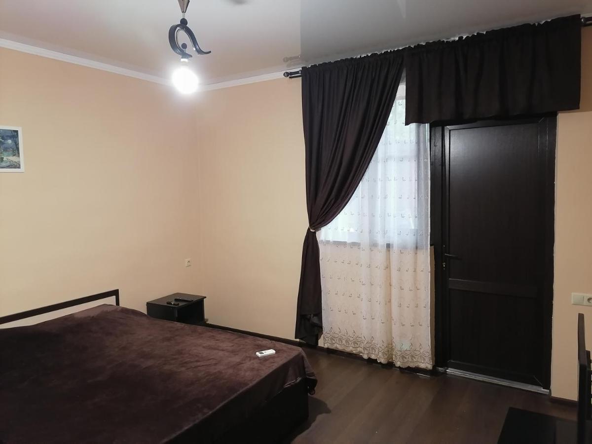 Apartments On Lakoba Gagra Exterior photo