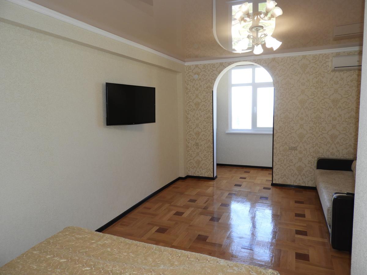 Apartments On Lakoba Gagra Exterior photo