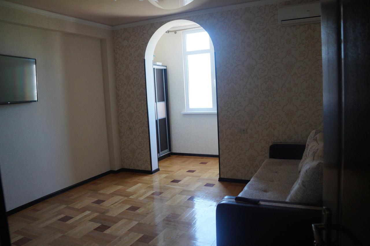 Apartments On Lakoba Gagra Exterior photo