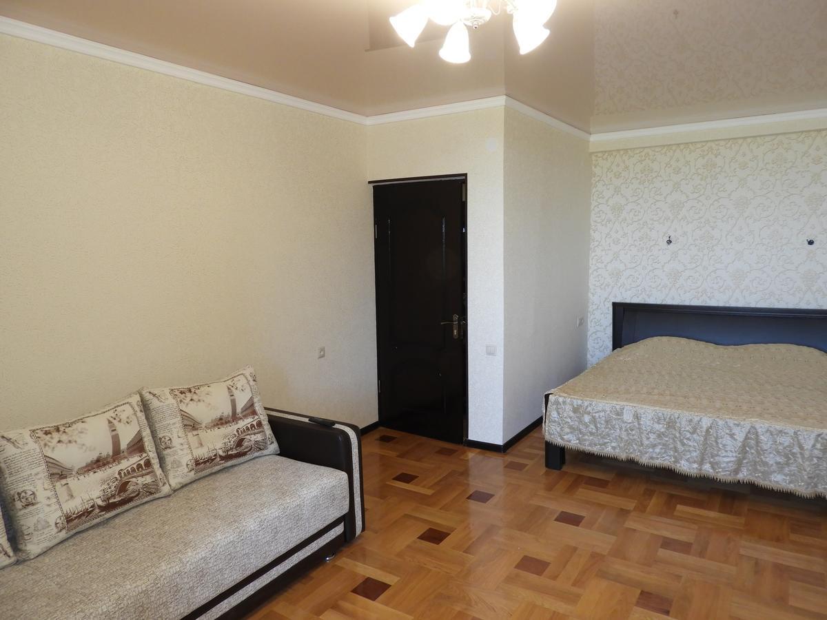 Apartments On Lakoba Gagra Exterior photo